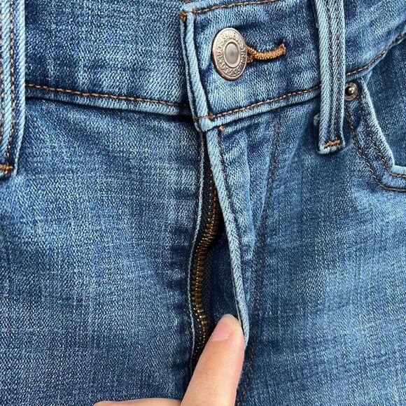 Levi's Slimming Boot Jeans Medium Wash - 30 - Picture 8 of 10